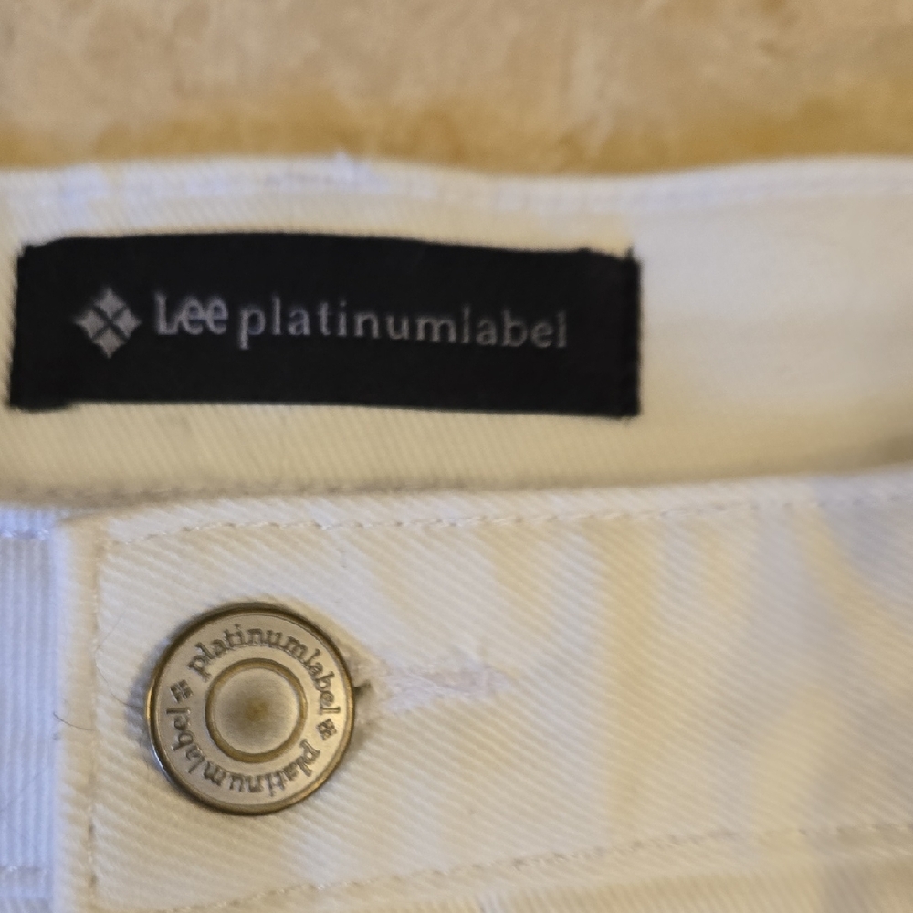 Lee Women's Straight Leg Jeans in Bright White - Picture 5 of 11